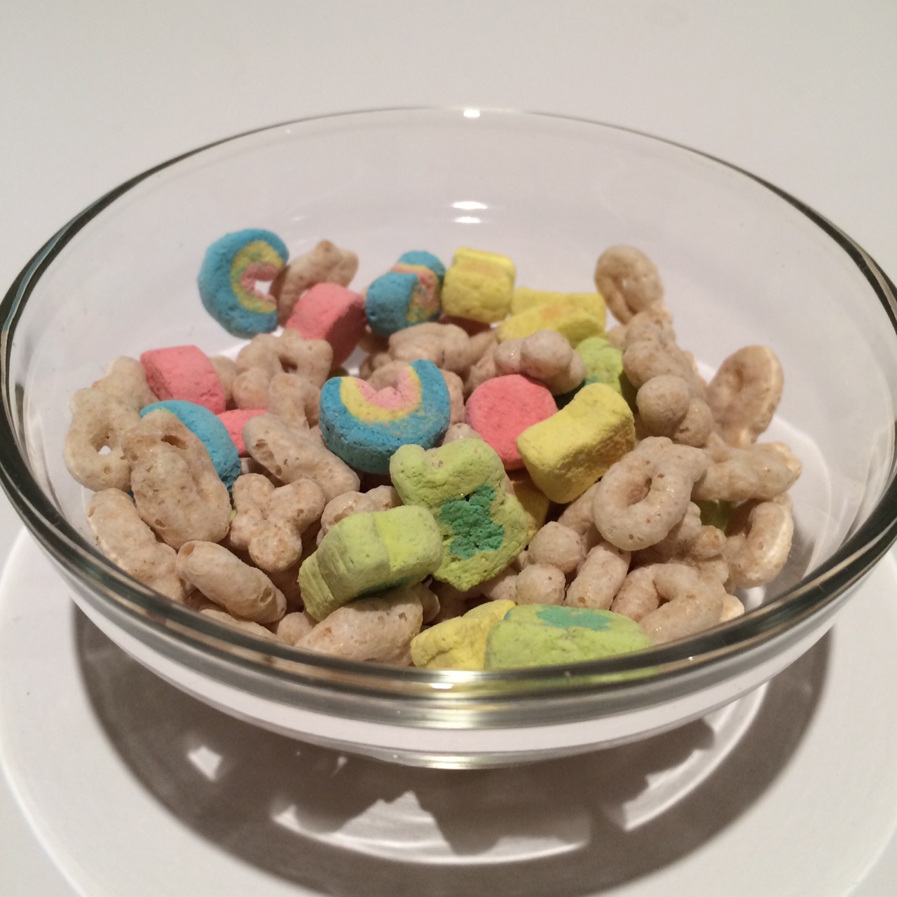 Lucky Charms vs Marshmallow Mateys — Second Rate Snacks